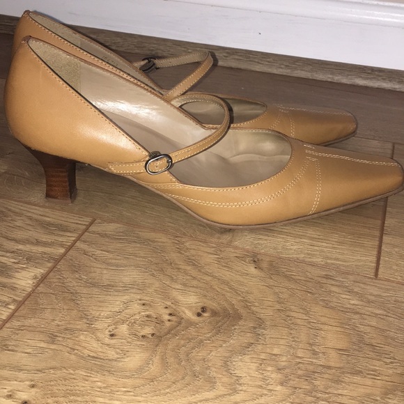 Tan and nude 1 inch heel with strap NOT A BUNDLE! - Picture 4 of 5